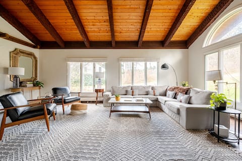 The Fireside: An Expansive Catskills Escape