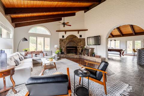The Fireside: Wide-Open Spaces + Modern Amenities