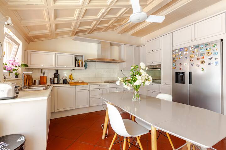 “Villa di Lusso con Piscina a Roma” gallery image 4