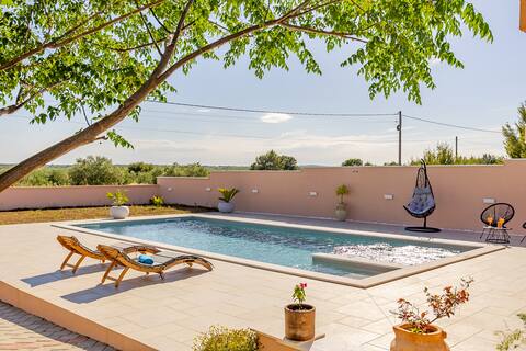 Apartman Chiara  Salt water pool Airport 3 km