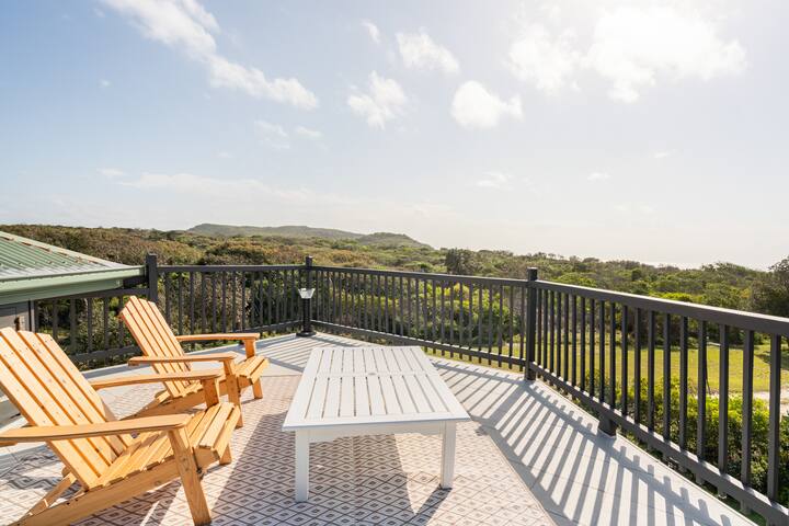 Teewah Tranquility Beach House _ Noosa North Shore gallery image 2