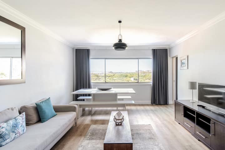 Mouille Point 2 Bedroom, 2 Bathroom. Amazing Views - Cape Town