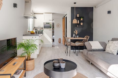 Top Airbnb: Cozy accommodation near the sea in Zuid Holland