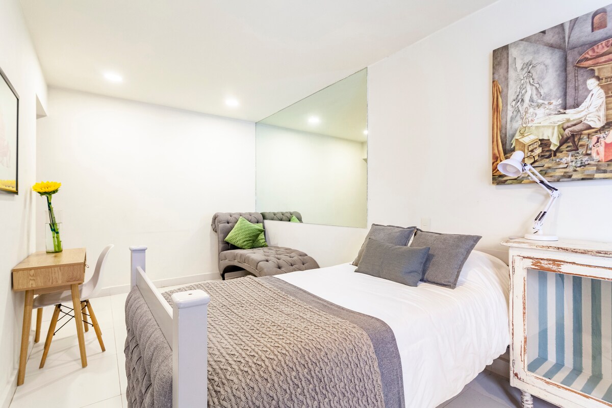 ห้องนอนที่ 2 มีโต๊ะทำงาน