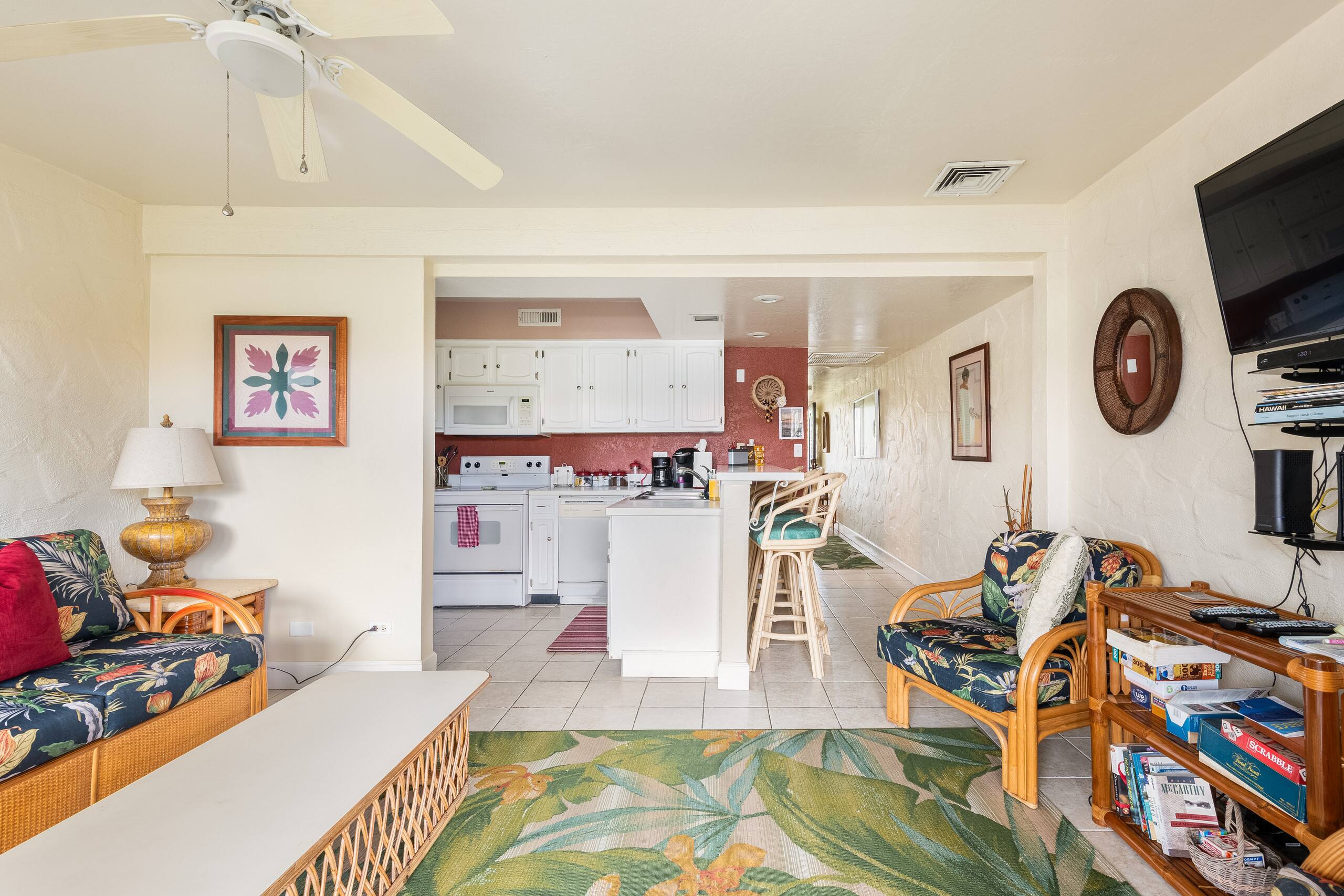 Condo in Kailua-Kona · ★4.98 · 1 bedroom · 2 beds · 1 private bath - Image 4