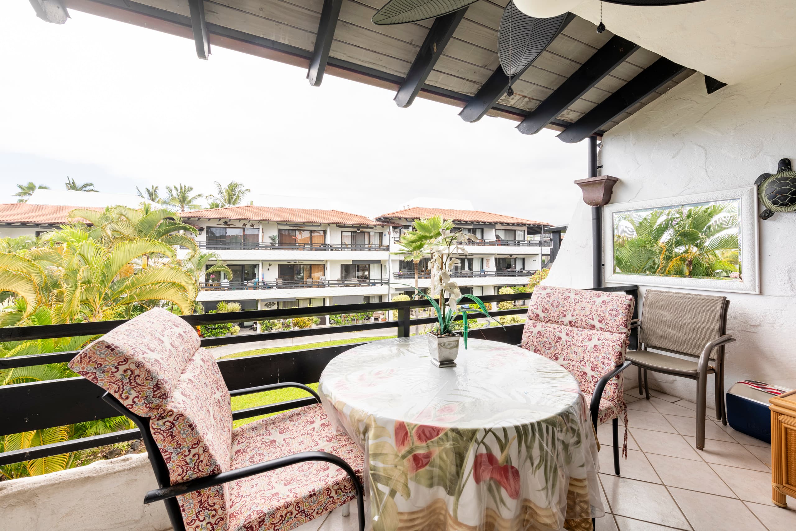 Condo in Kailua-Kona · ★4.98 · 1 bedroom · 2 beds · 1 private bath - Image 9