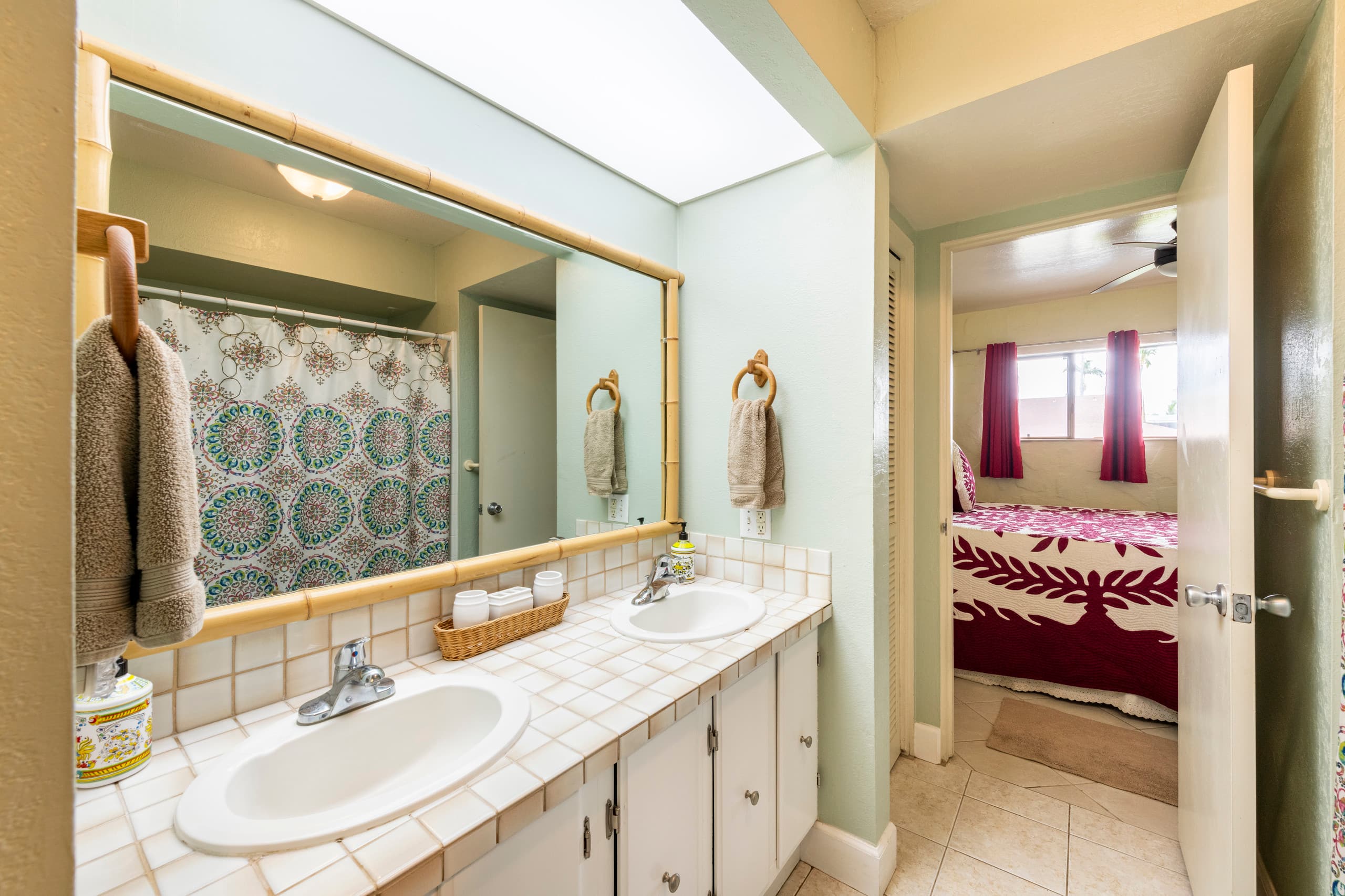 Condo in Kailua-Kona · ★4.98 · 1 bedroom · 2 beds · 1 private bath - Image 13