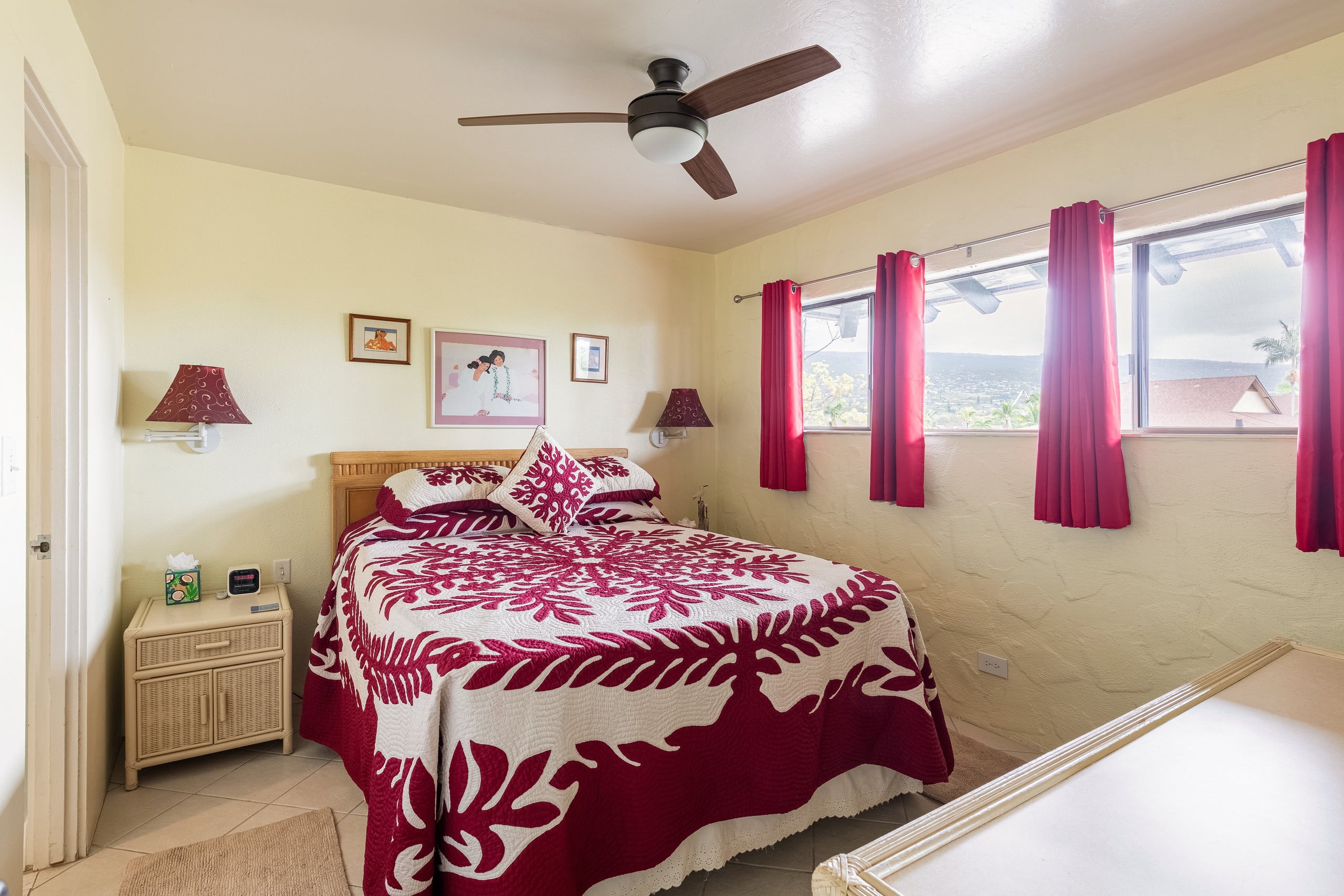Condo in Kailua-Kona · ★4.98 · 1 bedroom · 2 beds · 1 private bath - Image 3