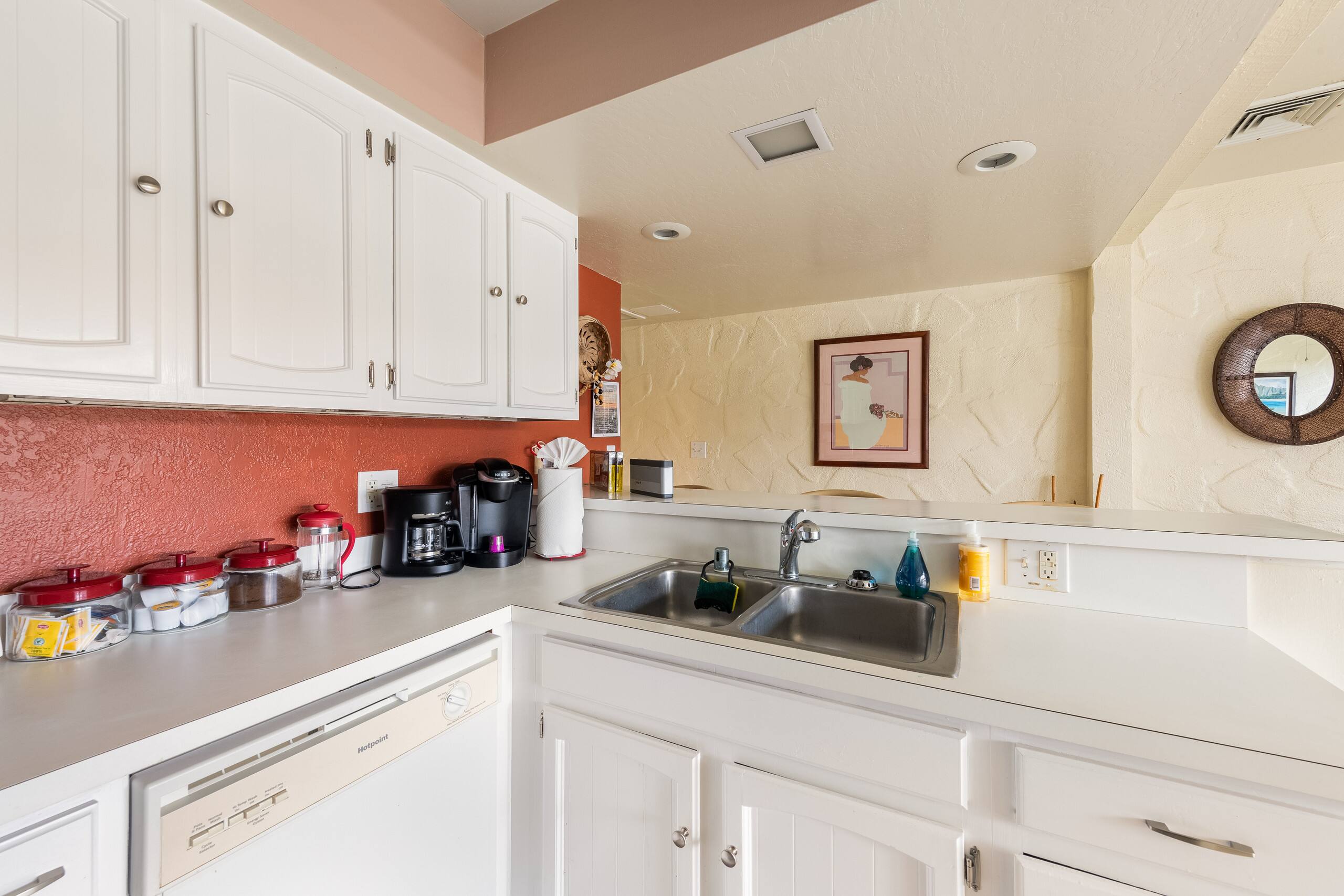 Condo in Kailua-Kona · ★4.98 · 1 bedroom · 2 beds · 1 private bath - Image 23