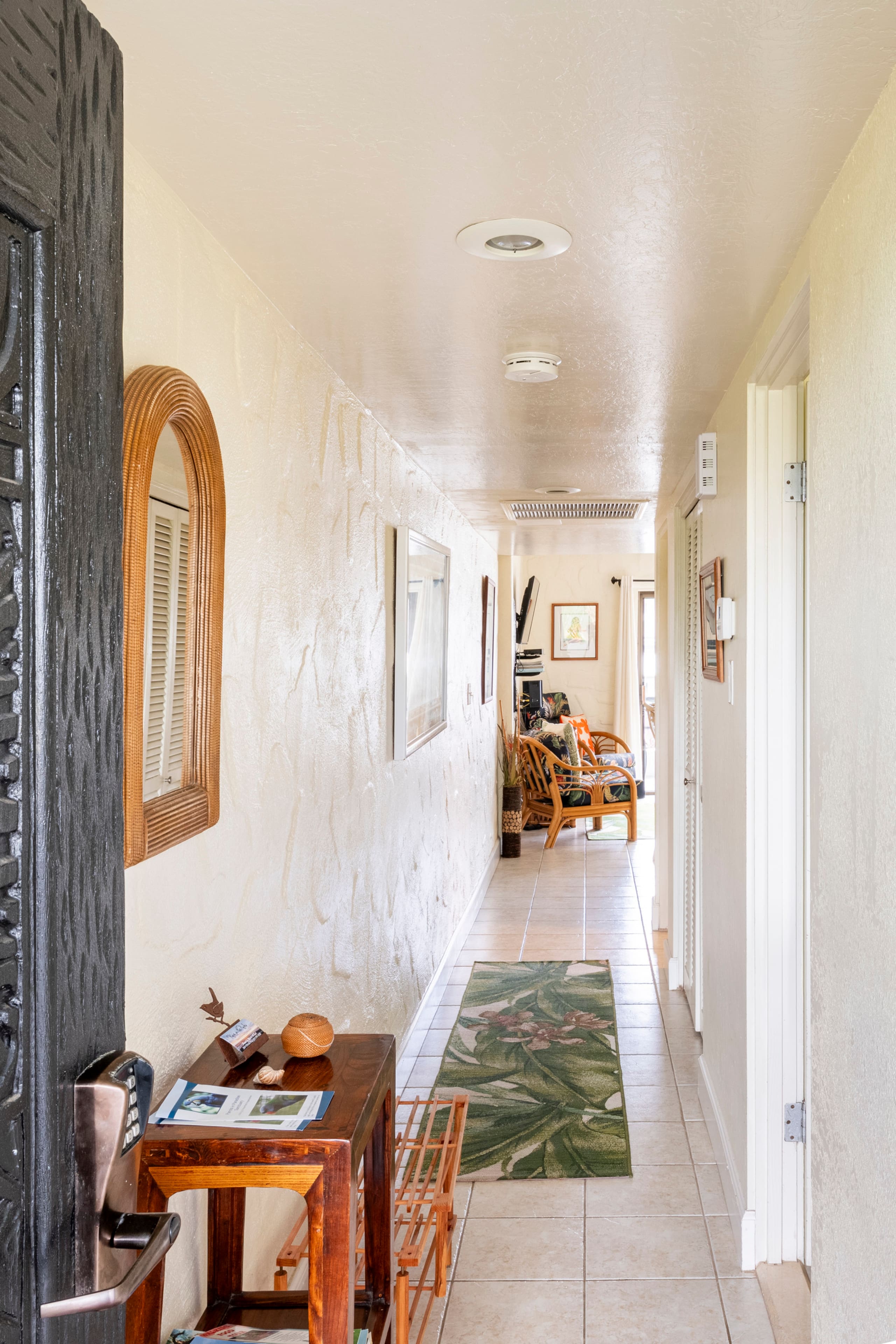 Condo in Kailua-Kona · ★4.98 · 1 bedroom · 2 beds · 1 private bath - Image 18