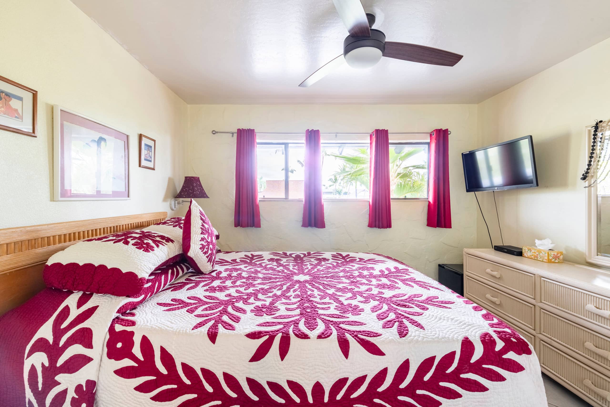 Condo in Kailua-Kona · ★4.98 · 1 bedroom · 2 beds · 1 private bath - Image 21