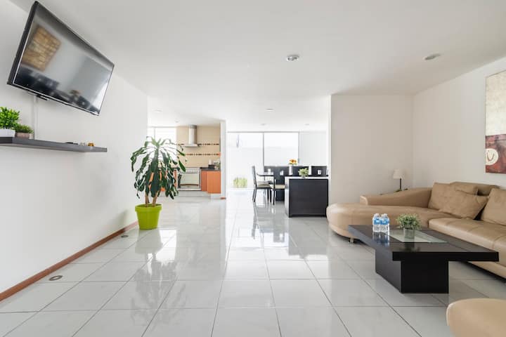 Big & Comfortable House! Safe & Excellent Location - Puebla