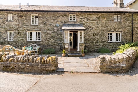 Beautiful Cottage for 8 guests with private pool