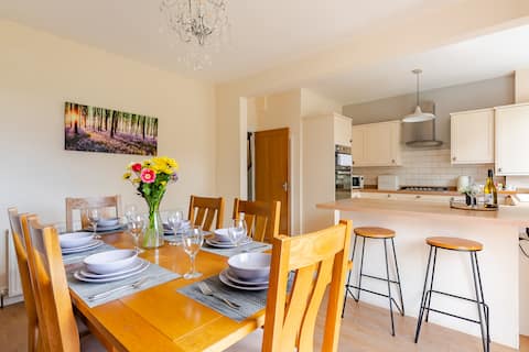 Seaside Stay - Near Scarborough Open Air Theatre