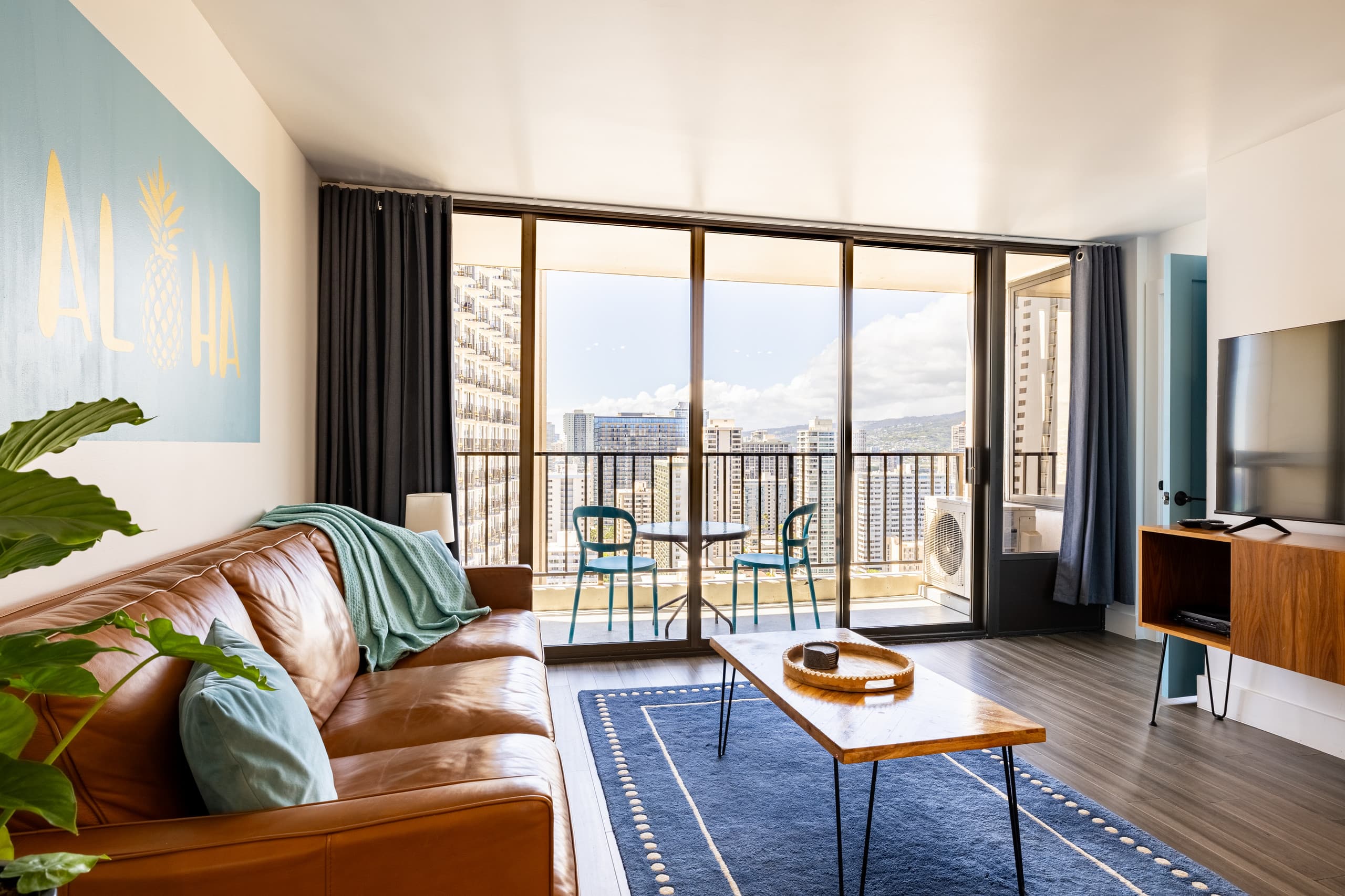 Condo in Honolulu · ★4.94 · 1 bedroom · 2 beds · 1 private bath - Image 1