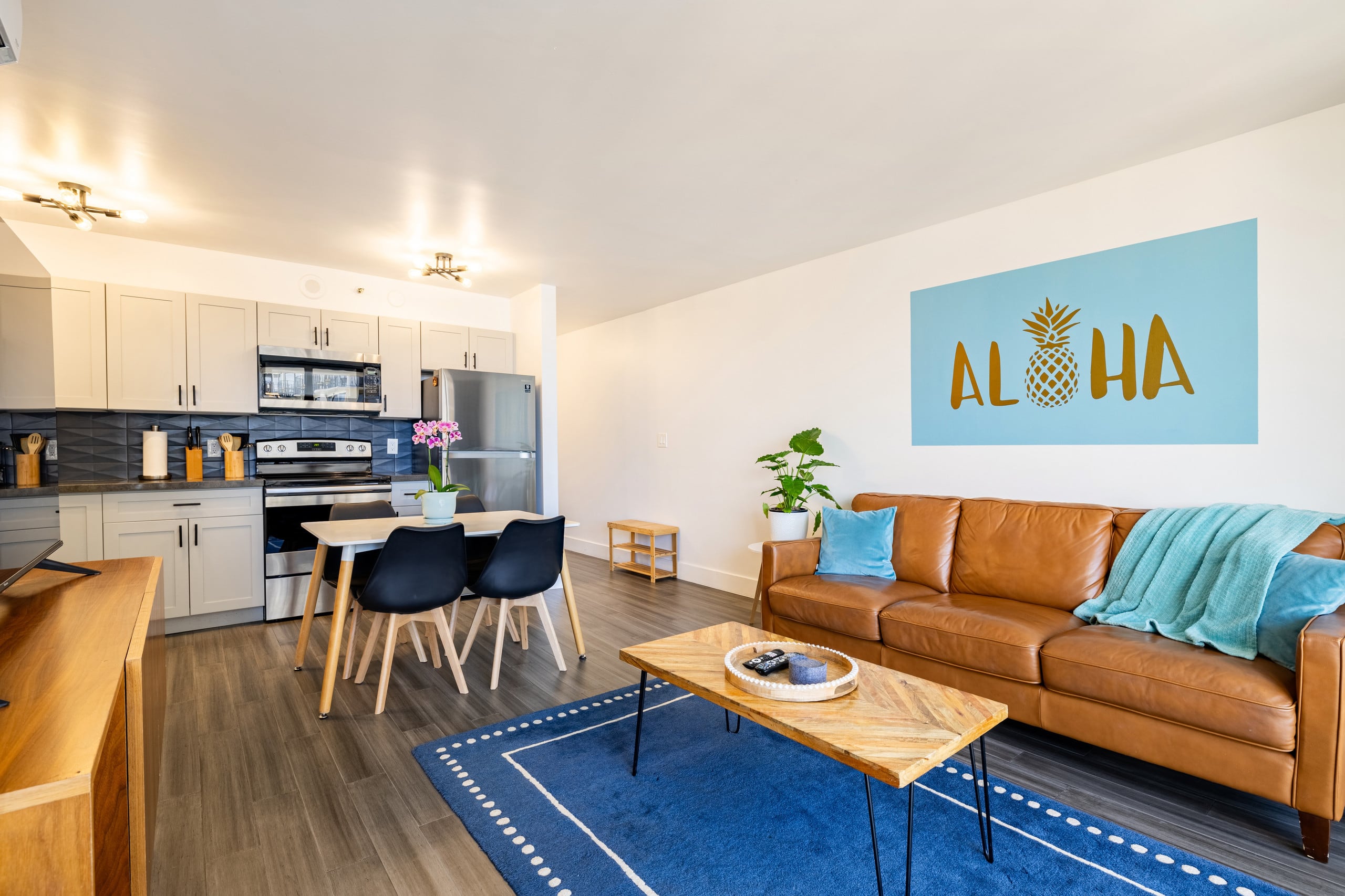 Condo in Honolulu · ★4.94 · 1 bedroom · 2 beds · 1 private bath - Image 3