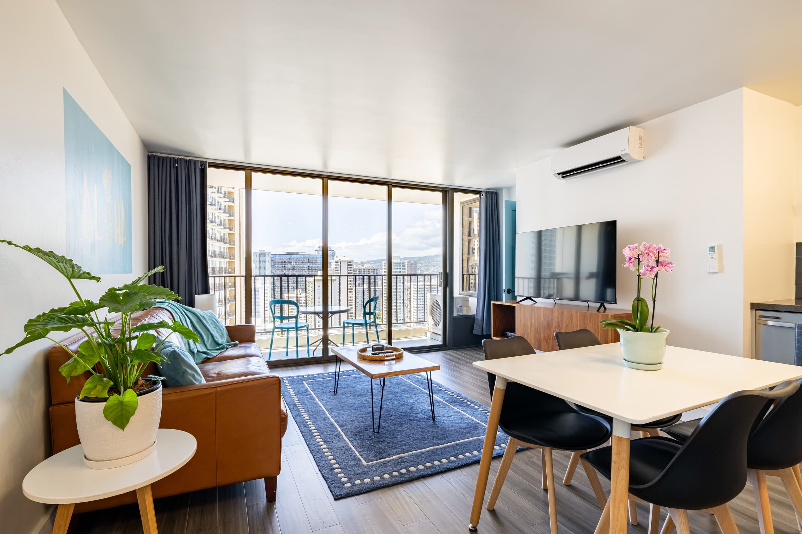 Condo in Honolulu · ★4.94 · 1 bedroom · 2 beds · 1 private bath - Image 11