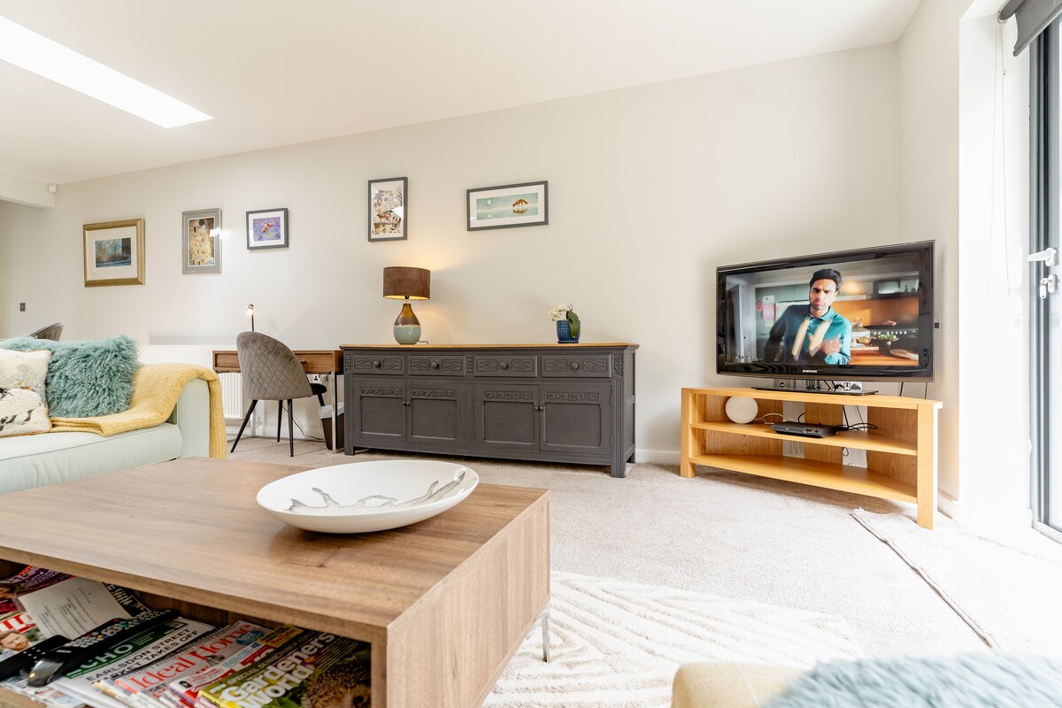 Top Airbnb: Fox's Den, Self contained modern annex in Finham