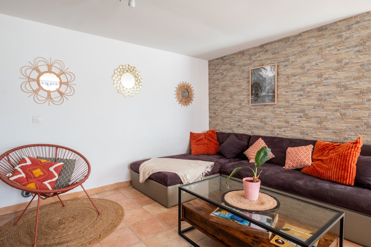 Top Airbnb: Provençal villa 10 minutes from the beaches 🚗 in Lunel