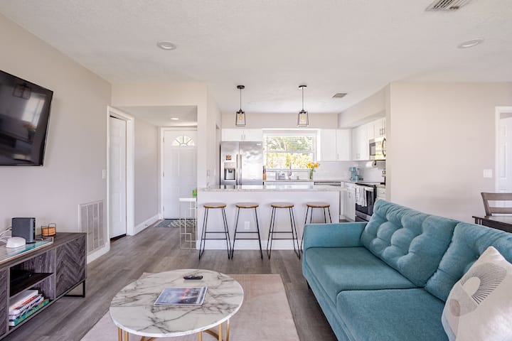 Pets Welcome - Bungalow W/ Private Yard - Clearwater, FL