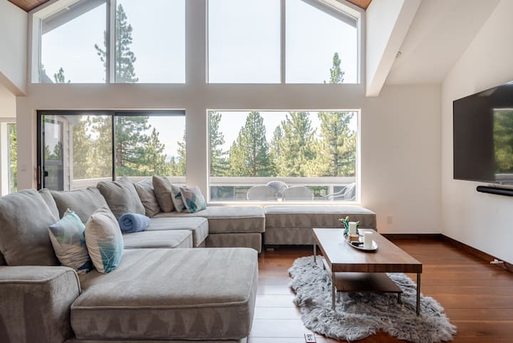 Winterfell Chateau by Tahoe CoHost w/HotTub, 7 bed