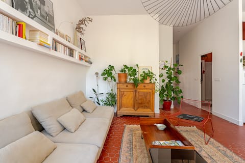 Top performing Airbnb: Nice 2-bedroom in the heart of Camas in Marseille