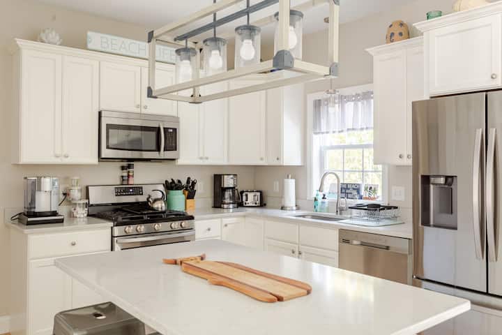 South Kingstown Beach Home with Hot Tub and EV Charger