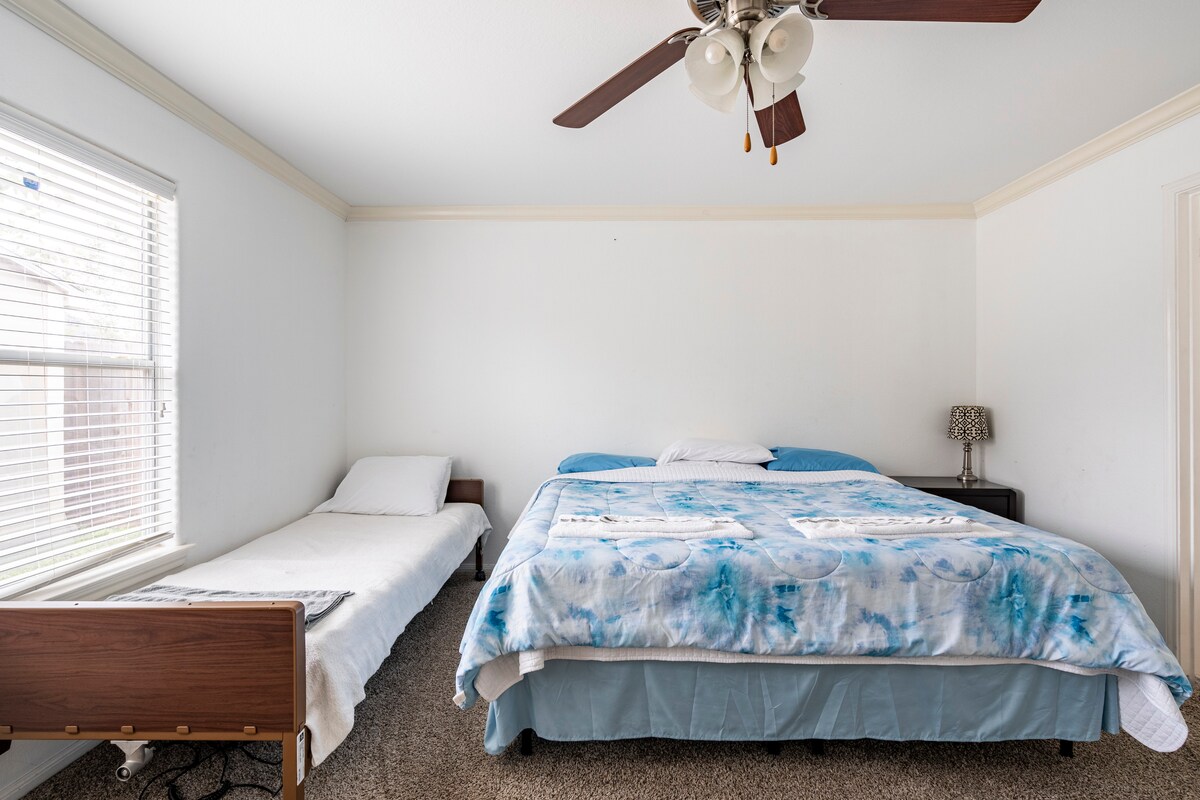 Главна спалня долу 