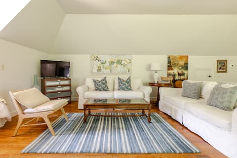 Top Airbnb: Studio apt on farm with lake access in Tuscaloosa