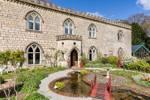 Private apartment in stunning historic house