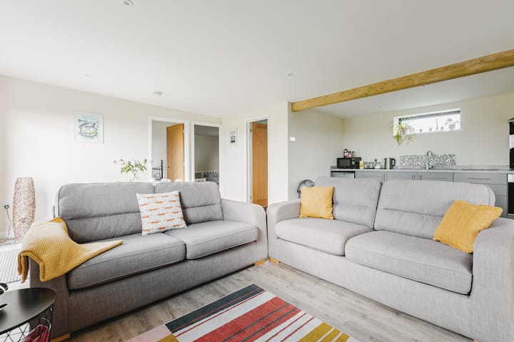 2 Bed Lodge Set In The Countryside. - Helston