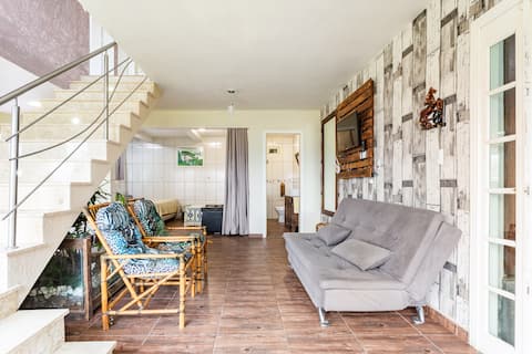 Sítio Dias Felizes: big house with a pool and nature