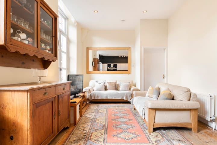 Airy Duplex Church Apt, Free Parking, 20min-centre - Liverpool John Lennon Airport (LPL)