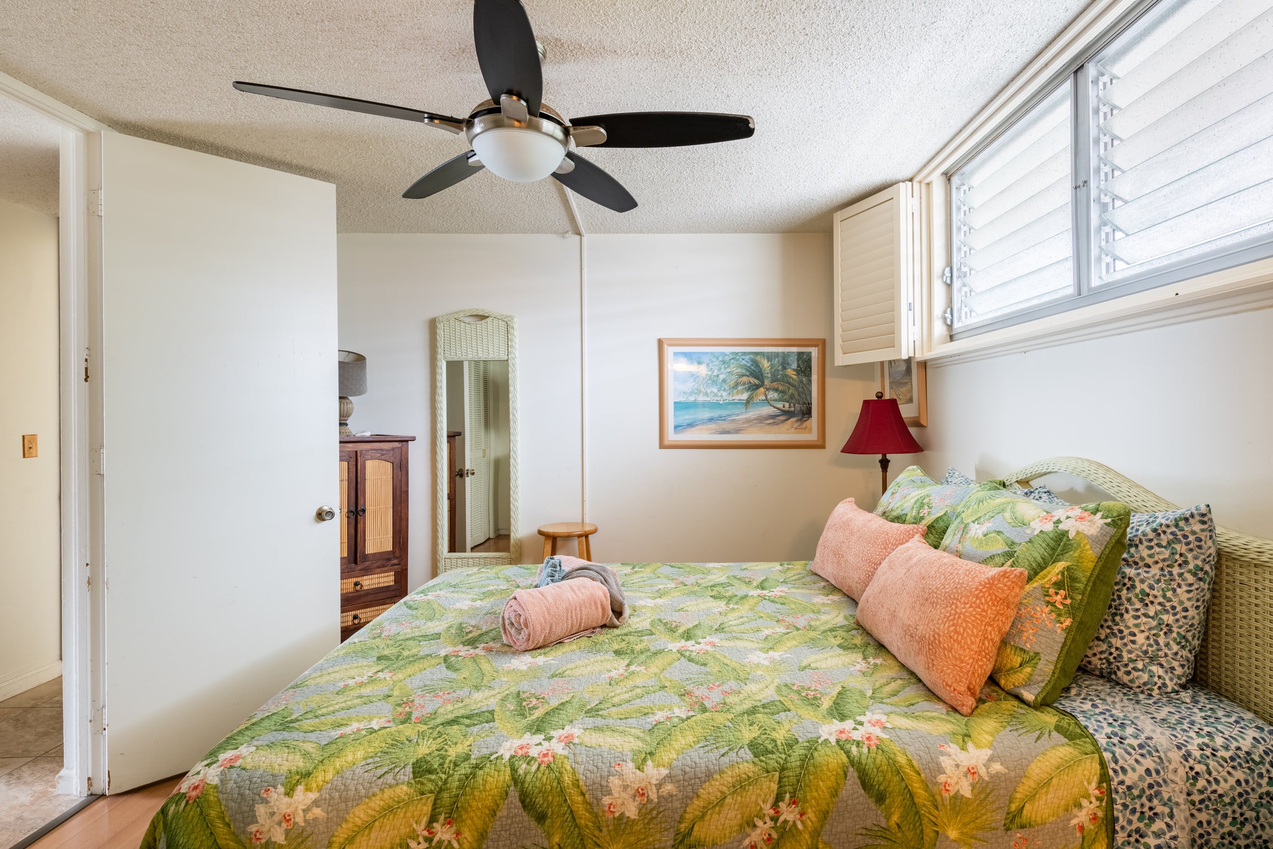 Condo in Kailua-Kona · ★4.83 · 1 bedroom · 3 beds · 2 shared baths - Image 17