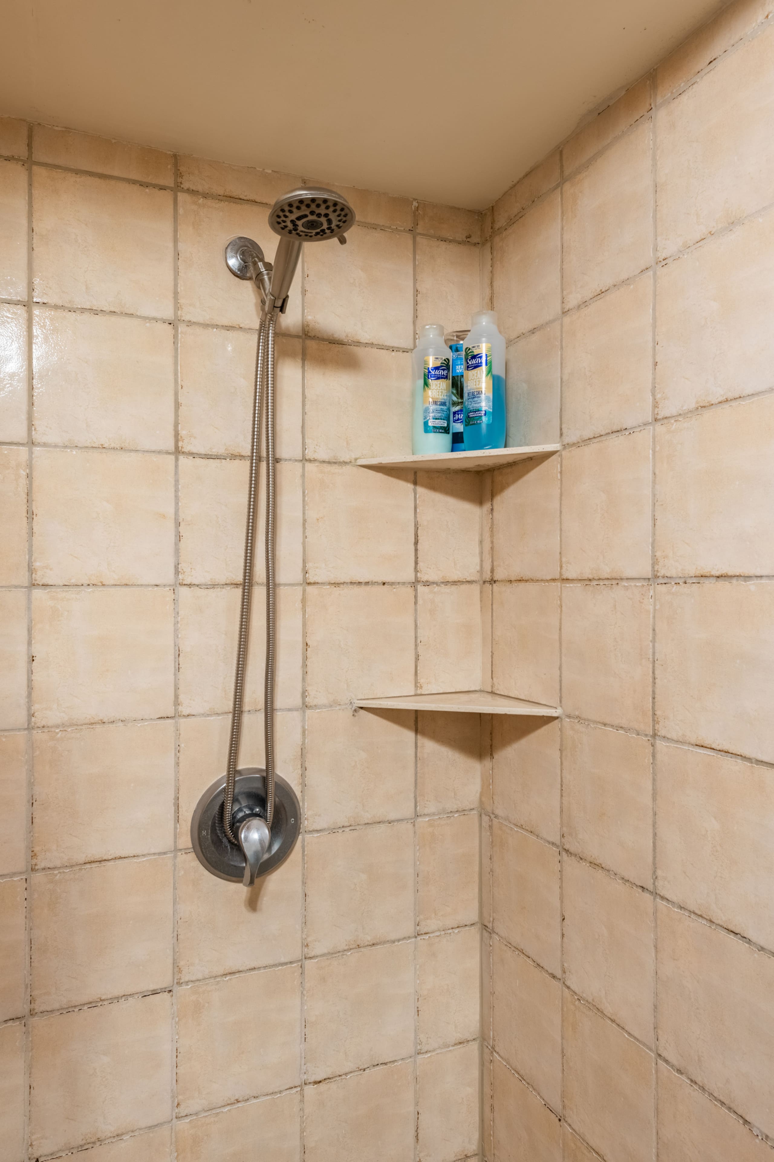 Condo in Kailua-Kona · ★4.83 · 1 bedroom · 3 beds · 2 shared baths - Image 23