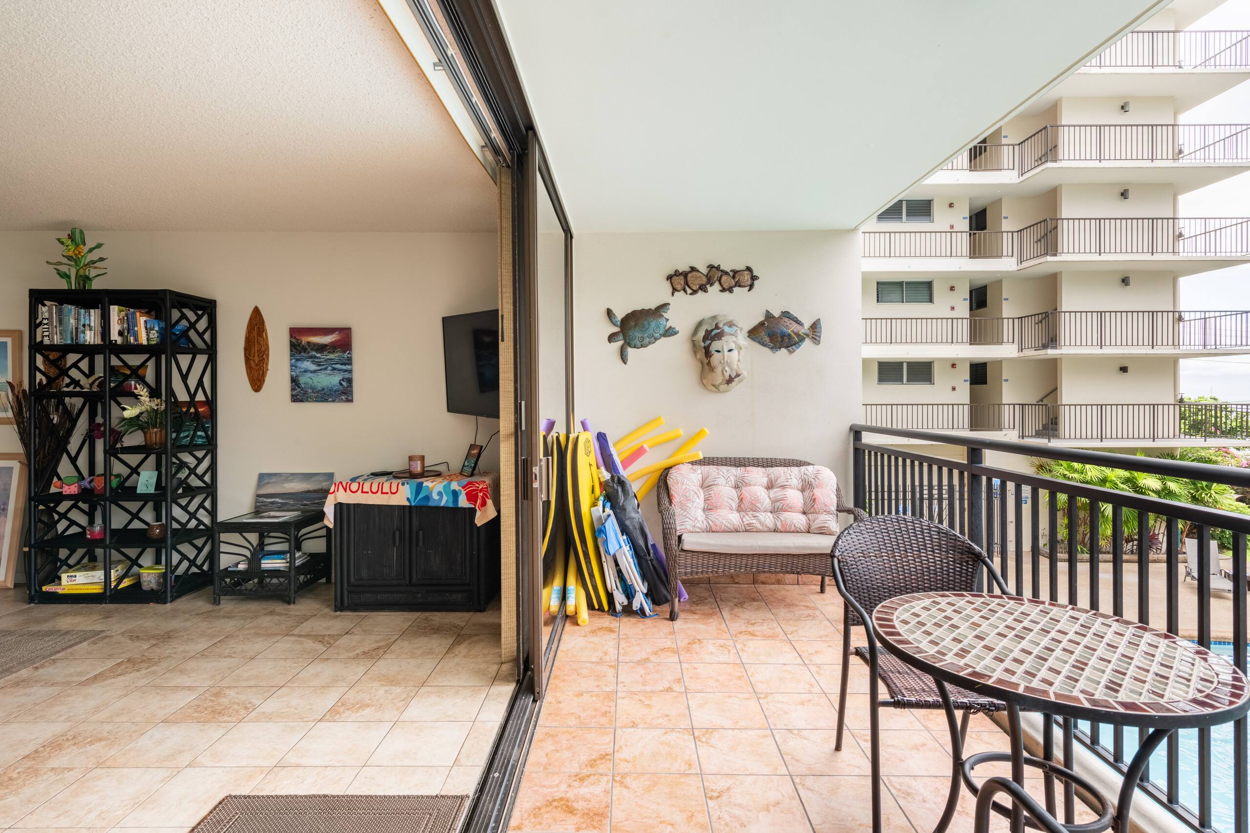 Condo in Kailua-Kona · ★4.83 · 1 bedroom · 3 beds · 2 shared baths - Image 35