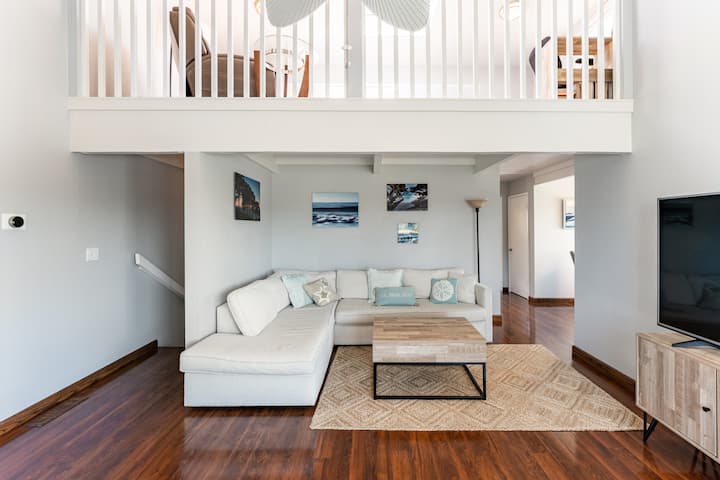 Coastal Condo With King Suite + Loft - Hidden Beach, Rio Del Mar