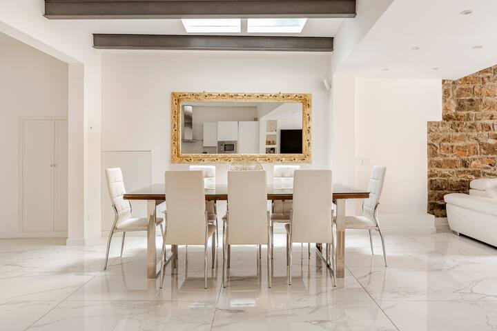 Gorgeous Florence Gem + Private Rooftop Access gallery image 5