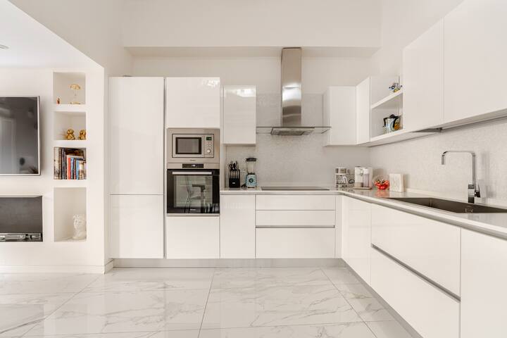 Gorgeous Florence Gem + Private Rooftop Access gallery image 3