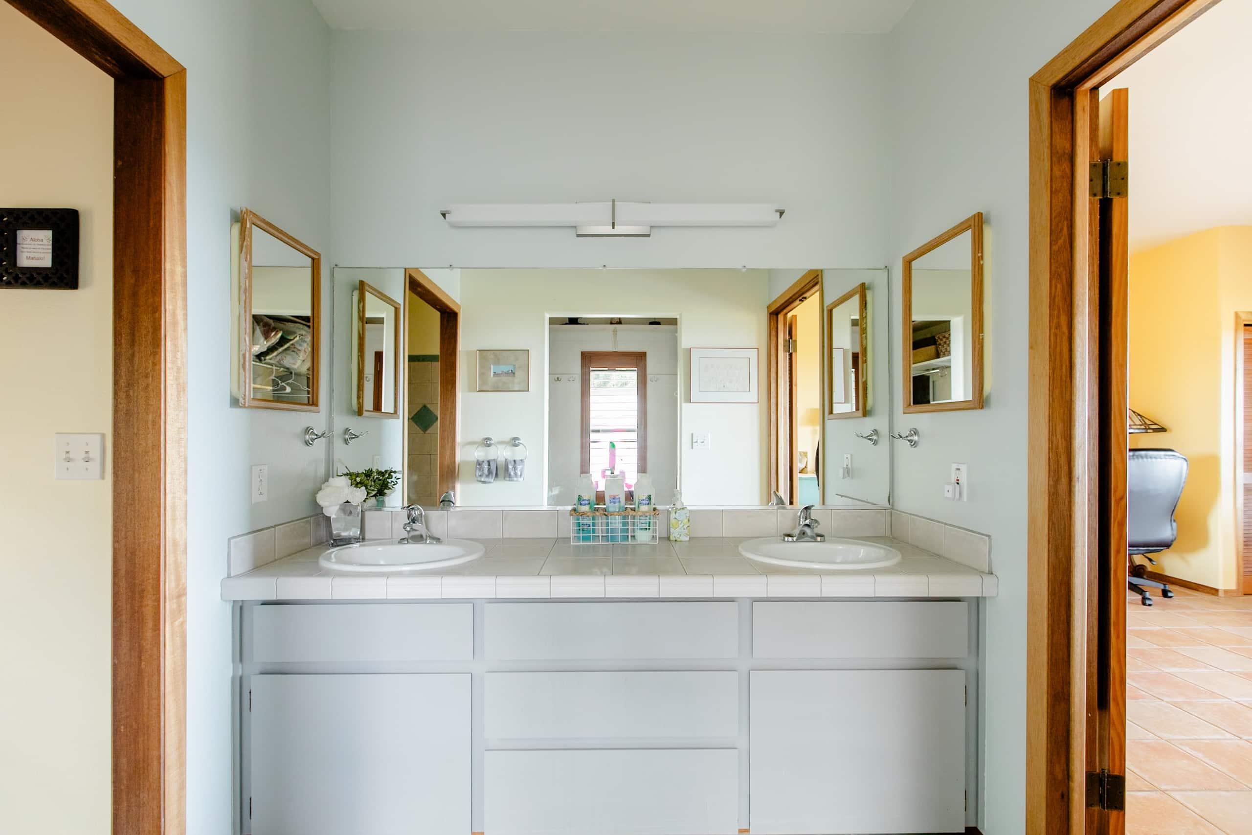 Home in Pepeekeo · ★4.94 · 2 bedrooms · 2 beds · 2 baths - Photo 18