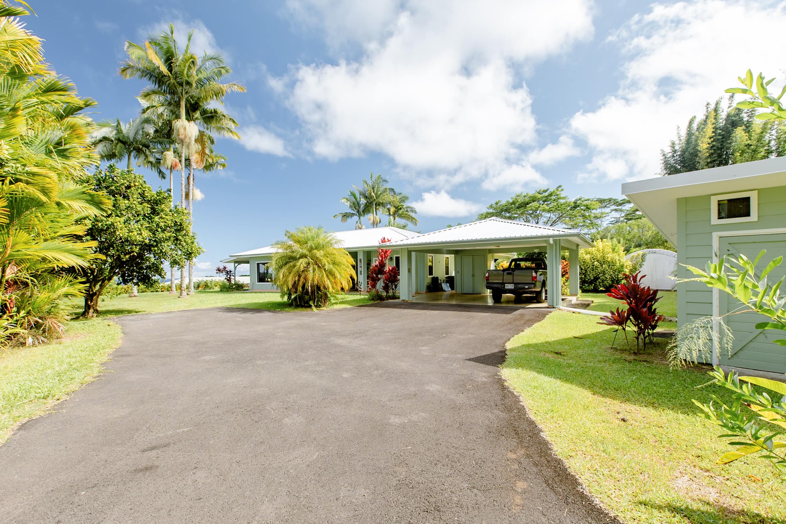 Home in Pepeekeo · ★4.94 · 2 bedrooms · 2 beds · 2 baths - Photo 30