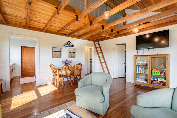 Cozy Cottage Surrounded By Farmland - Harrisburg, OR
