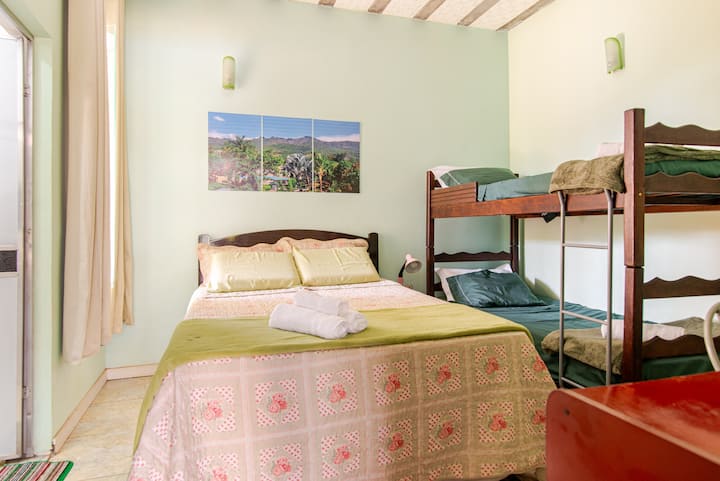 Druhý apartmán s poschodovou posteľou a manželskou posteľou
