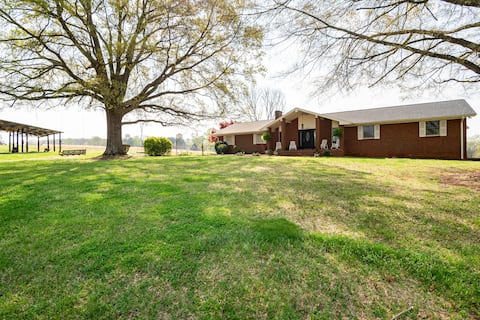 Newton Farmhouse- 5 bedroom house