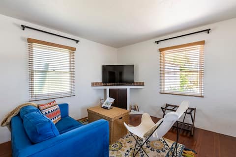 Top performing Airbnb: Cozy and quaint Spanish Casita in Quiet Kensington in Mid City:Kensington Talmadge