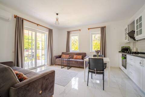 Top Airbnb: Çınar House-1 150 m to the sea and center. 1+1 garden floor in Datça