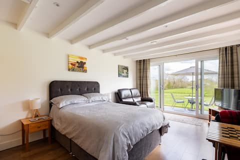 Idyllic Self Catering Studio Semi Rural Location