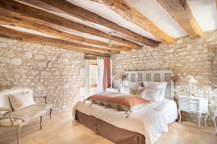 Chambre les Roses au Rez-de-Chaussée ， 180厘米床