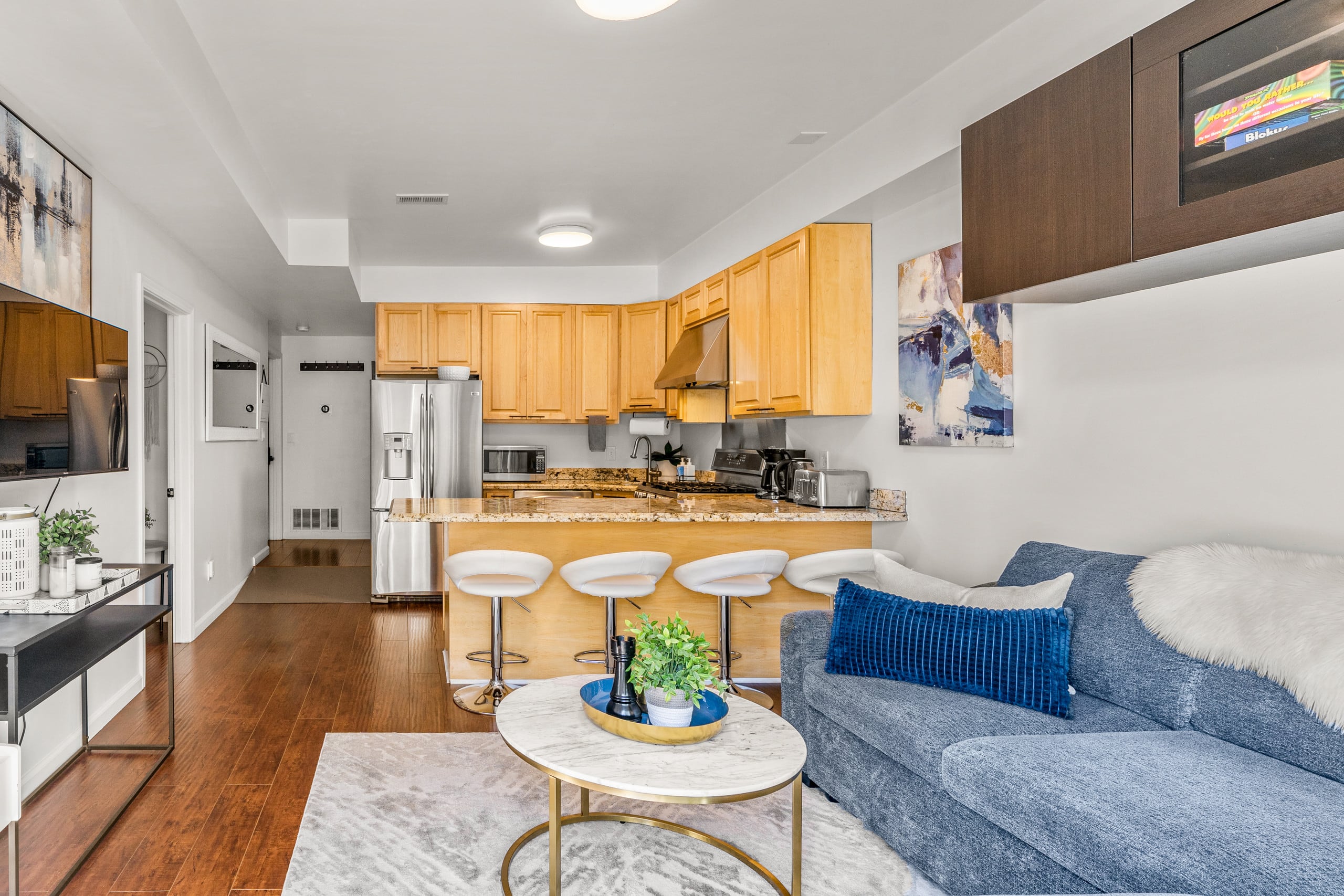 Cheerful and Cozy 2+ Bed Apartment with Patio - Image 2