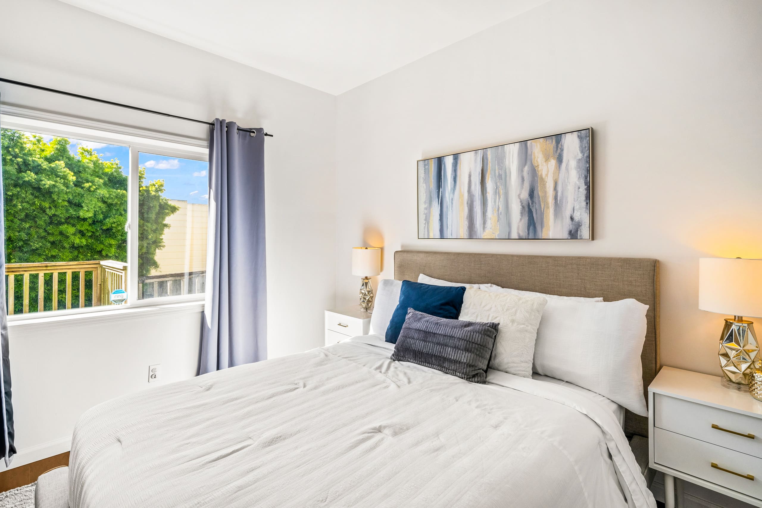 Cheerful and Cozy 2+ Bed Apartment with Patio - Image 11